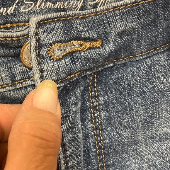 Gloria Vanderbilt Mid-Wash straight leg Jeans - Picture 5 of 9